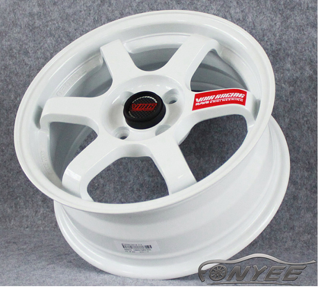 картинка Новые диски Rays TE37 R15 4X100 ET38 J6,5 белый глянец магазин  StreetTuning 