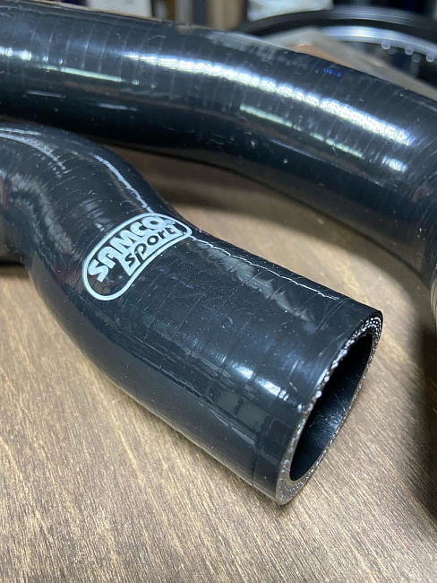 картинка Патрубки радиатора для Nissan Silvia s13/s14/s15 200 sx G35 VQ35DE черные магазин  StreetTuning 