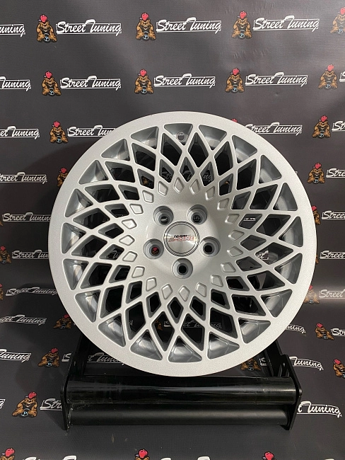 картинка Новые диски STUTTGART STX R15 J8 ET25 5X100, Silver магазин  StreetTuning 