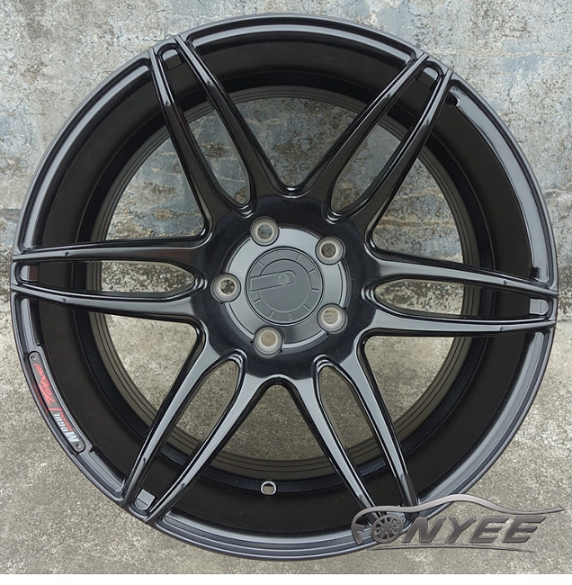 картинка Новые диски Cosmis Racing R18 5x114,3 ET22 J9,5 черные магазин  StreetTuning 