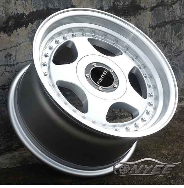 картинка Новые диски OZ Racing R15 4x100-4x114,3 ET30 J7 серебро магазин  StreetTuning 