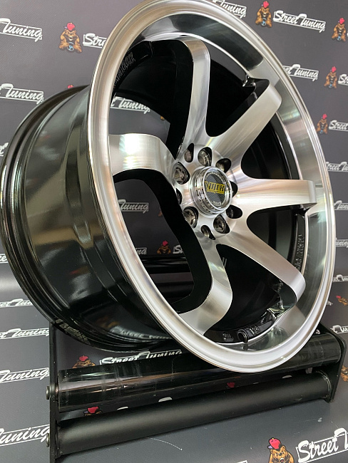 картинка Новые диски Rays TE37 R16 J8.25 ET20 5x100/5x114.3 Silver+Black магазин  StreetTuning 