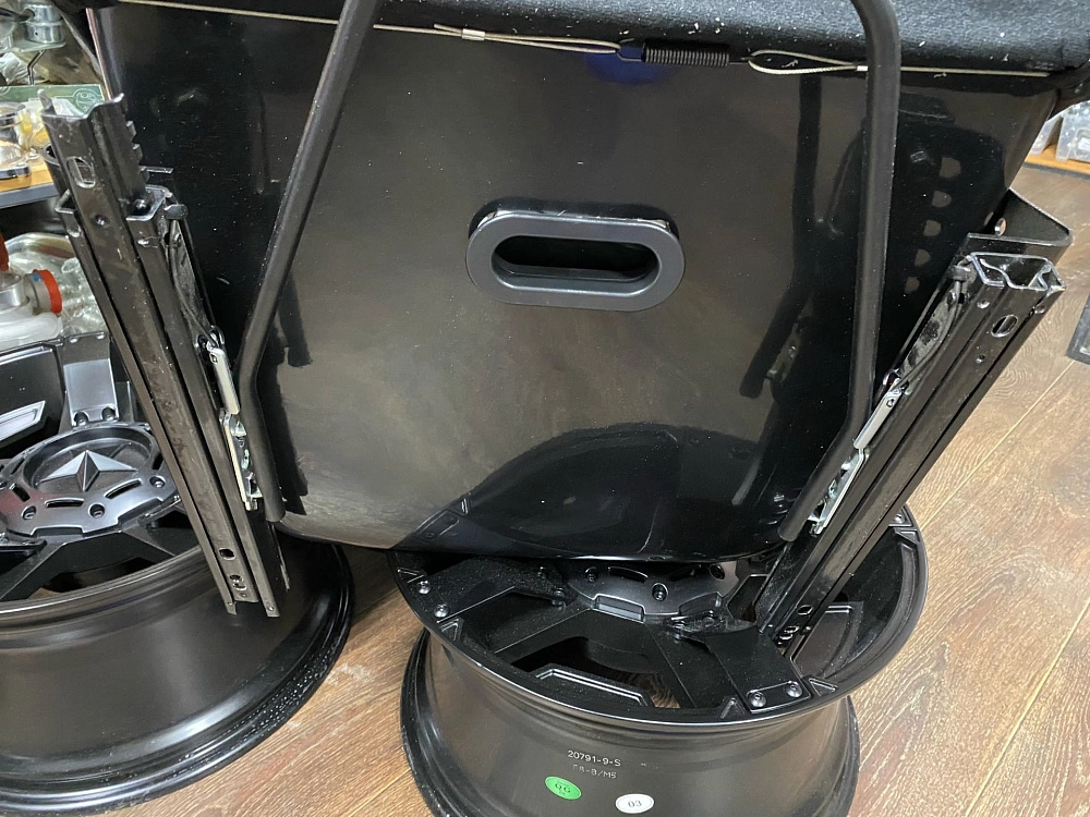 картинка Сиденье спортивное "Ковш" Recaro Rac большой размер, черное замшевое. от магазина  StreetTuning