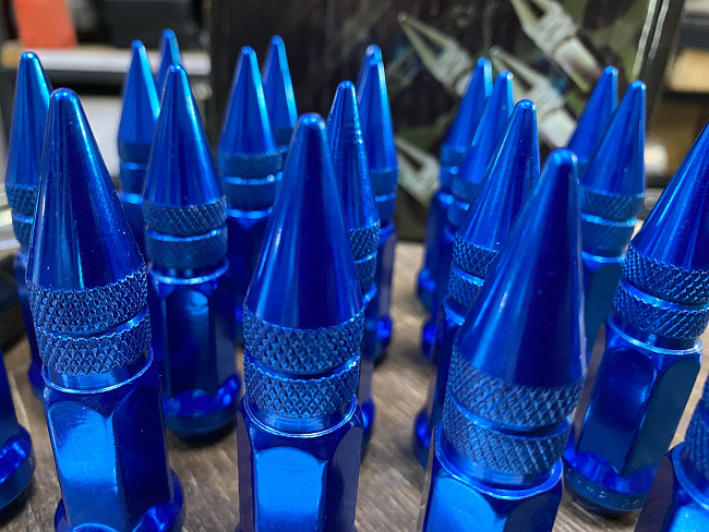 картинка Комплект гаек пики (пули) Starleks, 12х1.5 , цвет синий, 20 шт. магазин  StreetTuning 