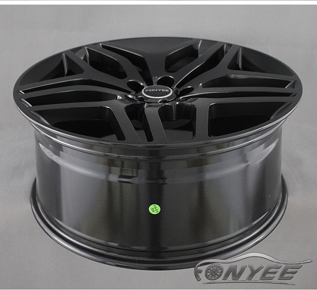 картинка Новые диски Range Rover Evoque Wheels R20 5x108 ET45 J8,5 черный глянец магазин  StreetTuning 