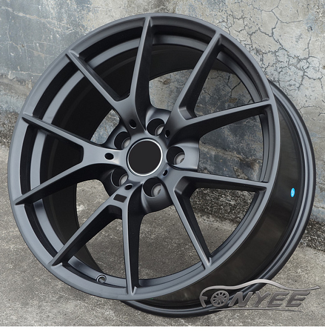 картинка Новые диски BMW M R19 5X120 ET37 J9,5 черный мат магазин  StreetTuning 