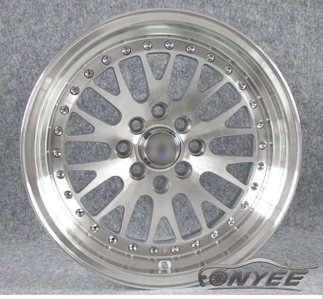 картинка Новые диски ESM 007 R16 4x100-4x114,3 ET25 J8 серебристые магазин  StreetTuning 