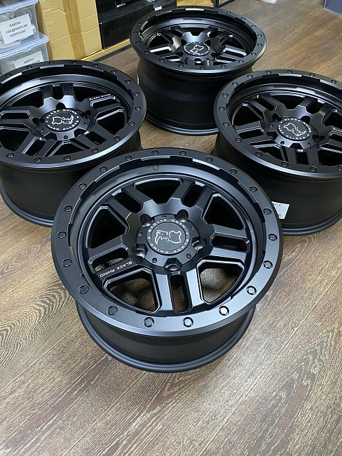 картинка Новые диски Black Rhino Barstow R18 J9 ET18 5x150 black магазин  StreetTuning 