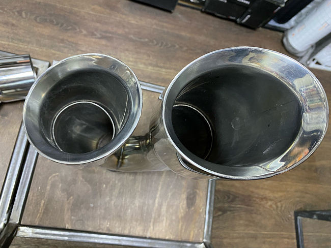 картинка Насадки на глушитель двойные, универсальные - 2 шт 80 х 102 мм, хром магазин  StreetTuning 