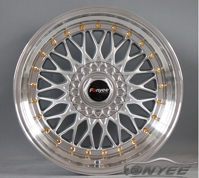 картинка Новые диски BBS RS R17 5X100/5X120 ET30 J8,5 серебро + золотистые болтики магазин  StreetTuning 