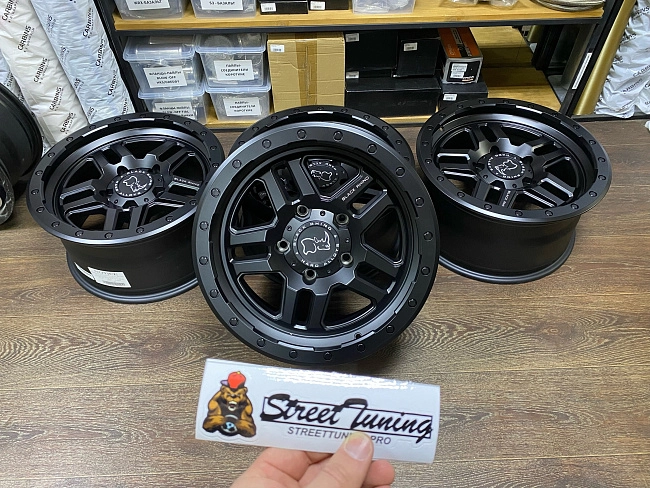 картинка Новые диски Black Rhino Barstow R18 J9 ET18 5x150 black магазин  StreetTuning 