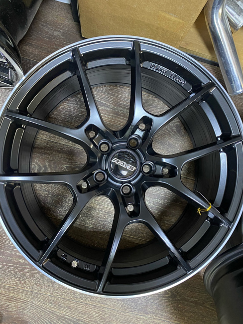 картинка Новые диски RAYS G025 R17 J7.5 ET38 5X100, черные матовые магазин  StreetTuning 