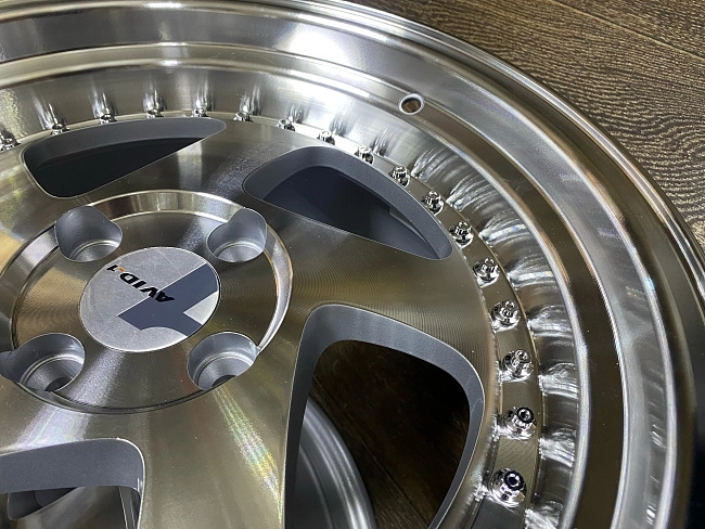 картинка Новые диски Rotiform TMB Flat R16 J8 ET25 4X100 серебро + полированная полка магазин  StreetTuning 