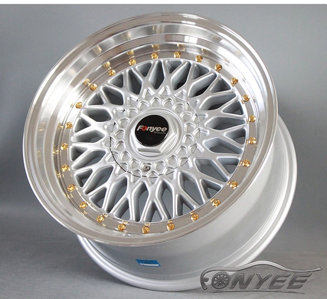 картинка Новые диски BBS RS R17 5X100/4X100 ET15 J10 серебро + золотистые болтики магазин  StreetTuning 