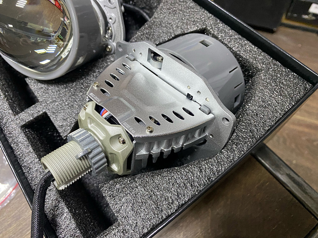 картинка Светодиодные линзы Sanvi H10, 3 дюйма магазин  StreetTuning 