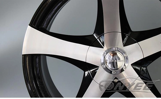 картинка Новые диски Sugarray Vogue 2 R18 5x105/5x115 ET35 J8 черный + серебро магазин  StreetTuning 