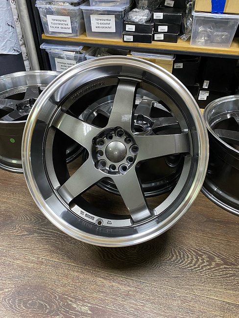 картинка Новые диски Style Nismo LM R18 J9.5 ET12 5x100/5x114,3 магазин  StreetTuning 