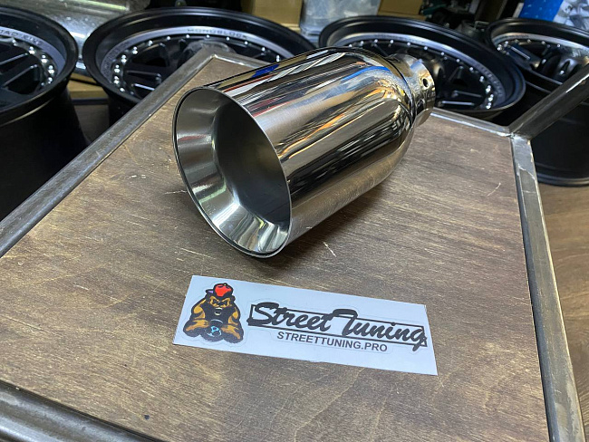 картинка Насадка на глушитель универсальная 60x102 мм, хром, 180 мм магазин  StreetTuning 