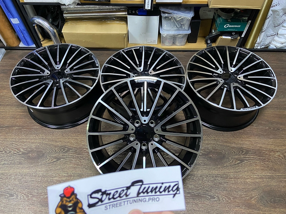 картинка Новые диски SL148 для Mercedes R18 J8 ET45 5X112 черные + серебро от магазина  StreetTuning