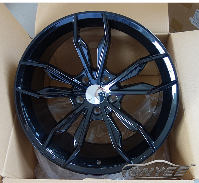 картинка Новые диски BMW 436 R19 5x112 ET25 J8,5 черный глянец магазин  StreetTuning 