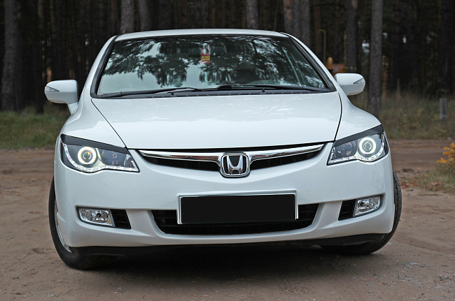 картинка Honda Civic (седан) 2006—2009 Накладки на передние фары (реснички) компл.-2 шт. магазин  StreetTuning 