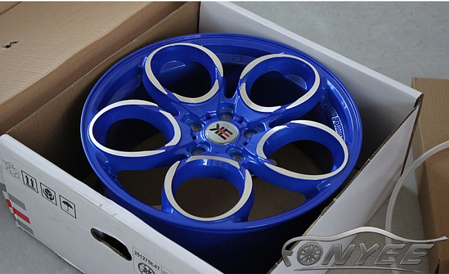 картинка Новые диски KE Flow Forming модель 3 R18 5X112 ET42 J8 синий + серебро магазин  StreetTuning 
