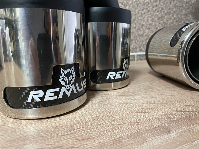 картинка Насадки на глушитель Remus Style двойные комплект- 2 шт 51 х 89 мм магазин  StreetTuning 