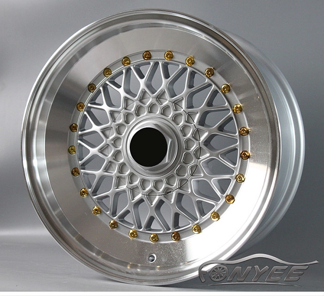 картинка Новые диски BBS RS R17 5X114,3/5X100 ET20 J8 серебро глянец + золотые болтики + полированная полка магазин  StreetTuning 