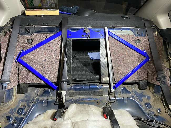 картинка Х-усилитель распорка за заднее сиденье для Subaru Legacy BL 2003-09 магазин  StreetTuning 