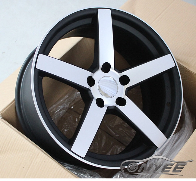 картинка Новые диски Vossen CV3 Replica R18 5X120 ET20 J9,5 черный мат + серебро магазин  StreetTuning 