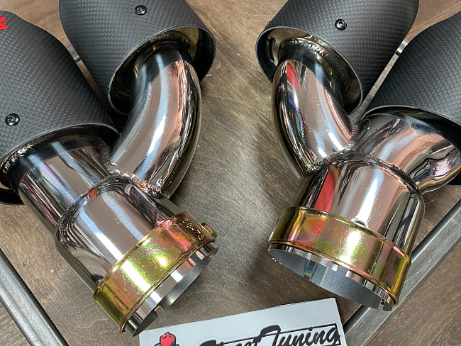 картинка Насадки на глушитель Akrapovic Style двойные комплект- 2 шт BMW G30 M5 магазин  StreetTuning 