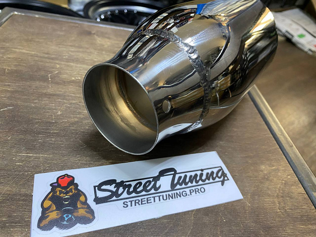 картинка Насадка на глушитель универсальная 60x102 мм, хром, 180 мм магазин  StreetTuning 