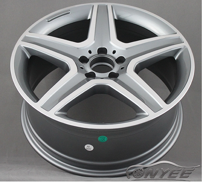картинка Новые диски AMG w204 style 6 R19 5x112 ET44 J8 серебро + серый магазин  StreetTuning 