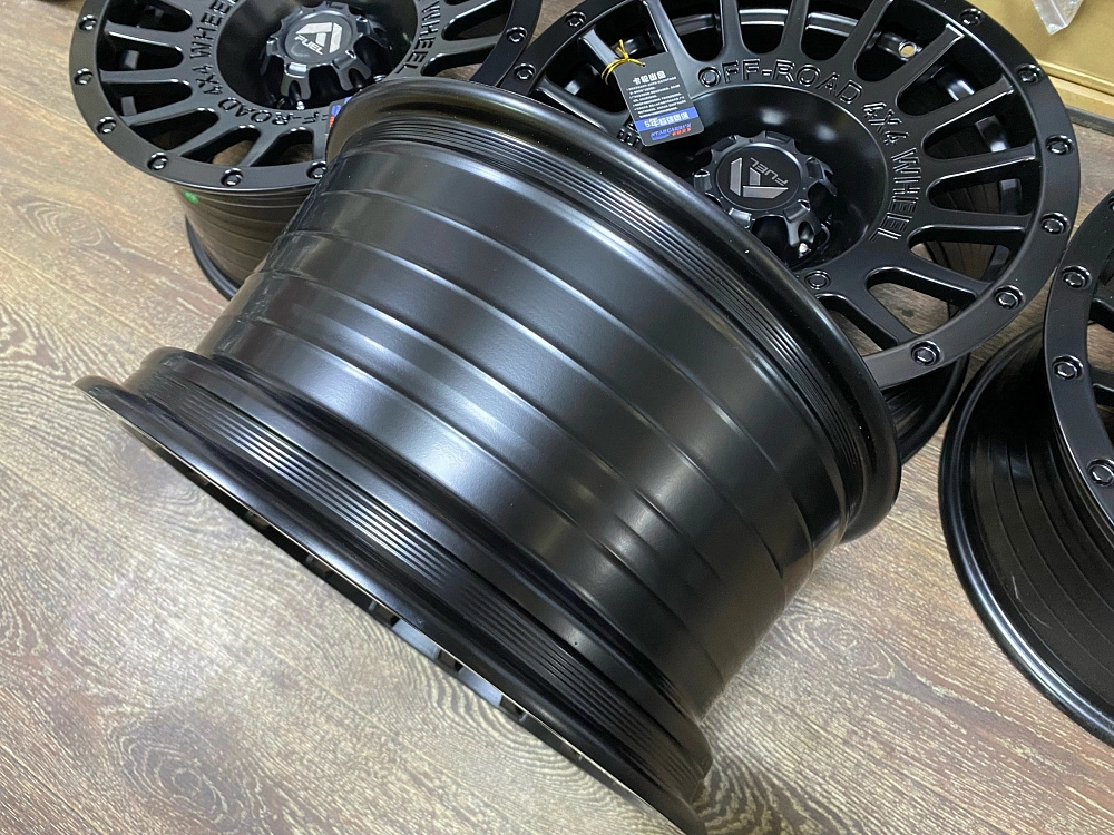 картинка Новые диски Off Road R17 J8.5 et10 6x114,3, черные от магазина  StreetTuning