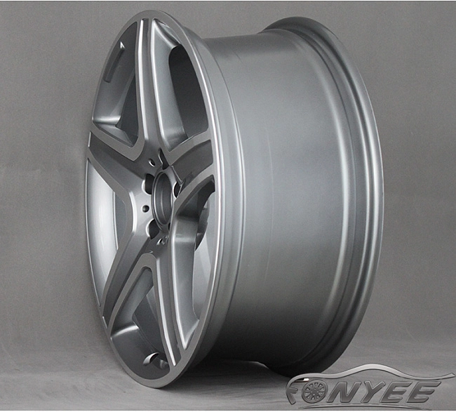 картинка Новые диски AMG w204 style 6 R19 5x112 ET44 J8 серебро + серый магазин  StreetTuning 
