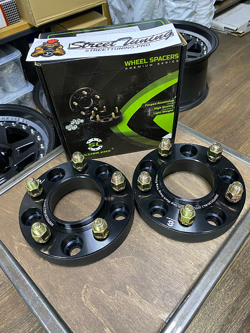 картинка Проставка Starleks 30 мм 5x130 цо 84.1 шпилечная M14x1,5 магазин  StreetTuning 