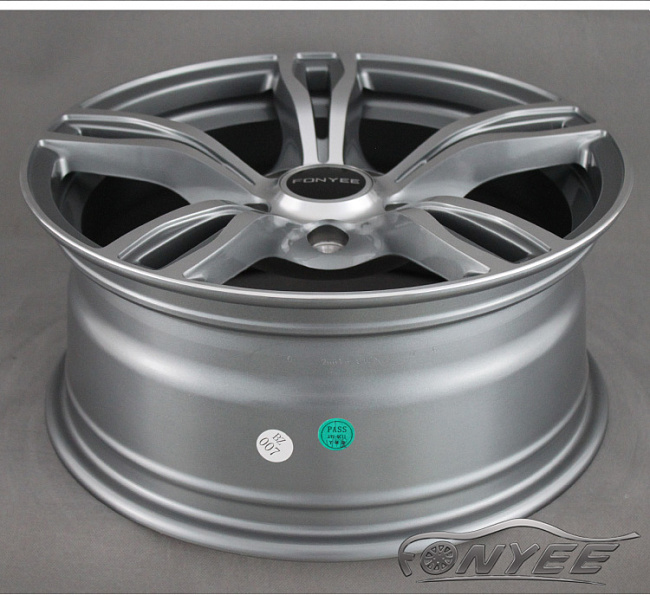 картинка Новые диски BMW F10 style R18 5x120 ET30 J8 серый + серебро магазин  StreetTuning 