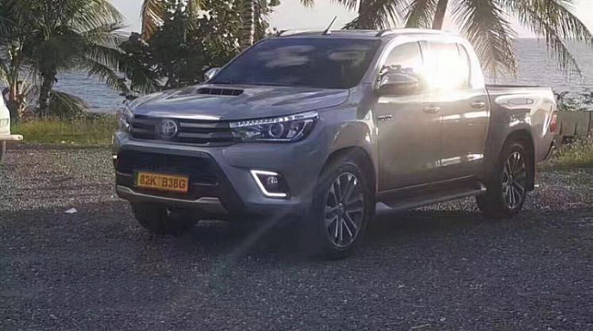 картинка Передние фары для Toyota Hilux VIGO 2015-2016 г магазин  StreetTuning 