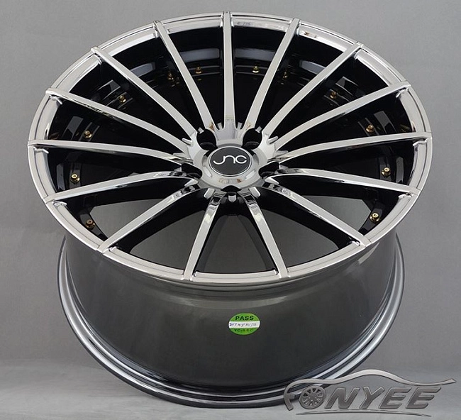 картинка Новые диски JNC 042 R20 5X114,3 ET38 J10 хром и черные глянцевые + золотистые болтики магазин  StreetTuning 