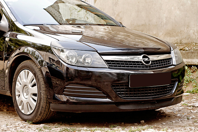 картинка Opel Astra (универсал) 2006—2012  Накладки на передние фары (реснички) компл.-2 шт. магазин  StreetTuning 
