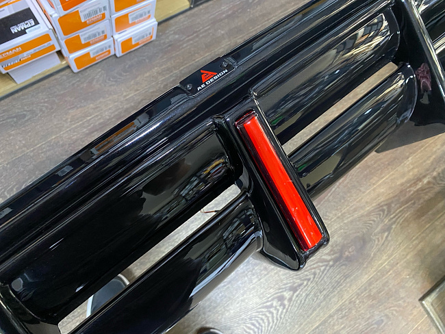 картинка Диффузор на задний бампер для Lixiang L7, черный глянец, с стоп сигнал магазин  StreetTuning 