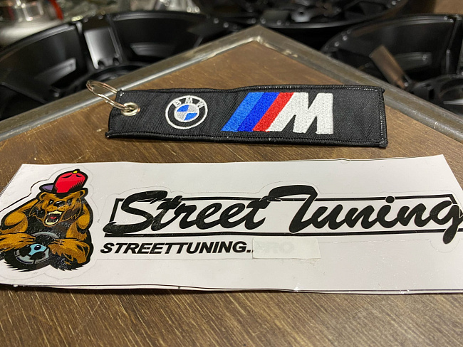картинка Брелок для Ключей BMW - тканевый магазин  StreetTuning 