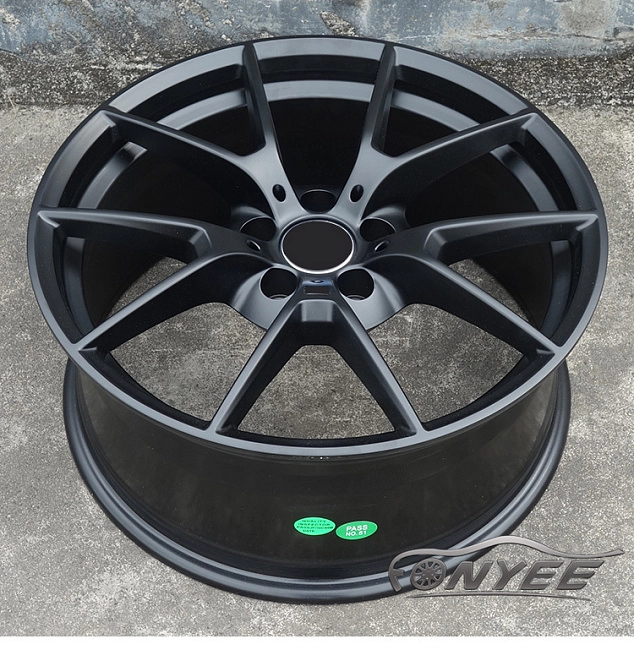 картинка Новые диски BMW M R19 5X120 ET33 J8,5 черный мат магазин  StreetTuning 