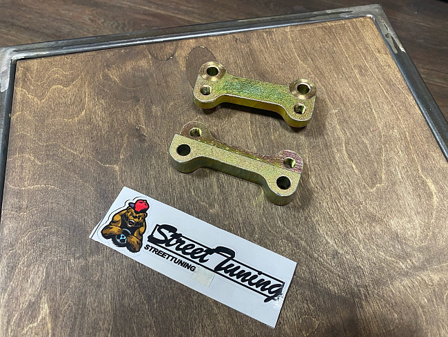 картинка Переходные пластины для установки тормозных дисков 15" ВАЗ 11196 Калина магазин  StreetTuning 