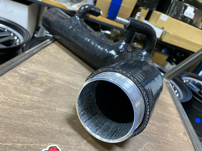 картинка Патрубок турбины Samco Sport для Subaru Impreza GD 7-8 vers черный магазин  StreetTuning 