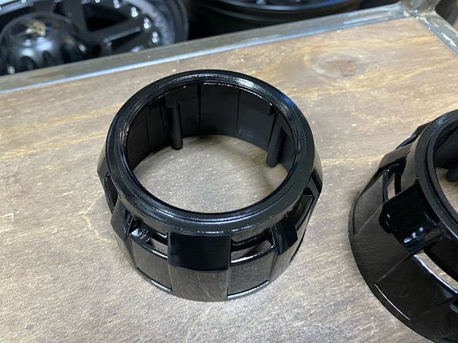 картинка Маски (бленды) для линз 2.5 дюйма, универсальные, 2 шт. черные магазин  StreetTuning 