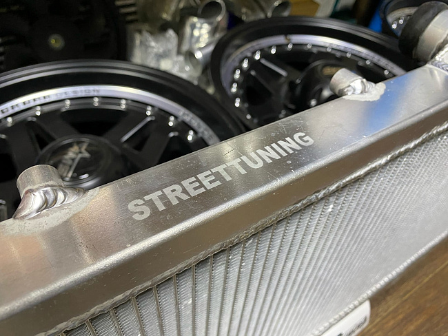 картинка Радиатор алюминиевый Subaru Impreza GR/Legacy BL-BP5/Forester SH/Outback 05-14 26мм AT магазин  StreetTuning 