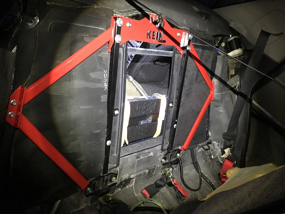 картинка Х образная распорка за задние сиденье для Subaru Impreza GD 2001-2007 от магазина  StreetTuning