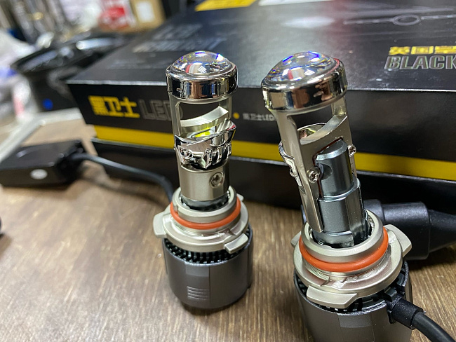 картинка Мини Bi-Led лампы Sanvi - HB4 5500к, комплект 2 шт магазин  StreetTuning 