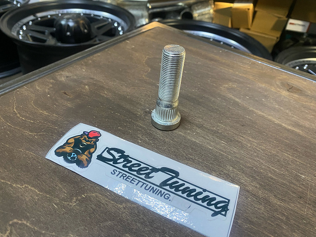 картинка Шпилька Starleks на газель, задняя D-20.9 mm,18х1.5, резьба 44 мм магазин  StreetTuning 